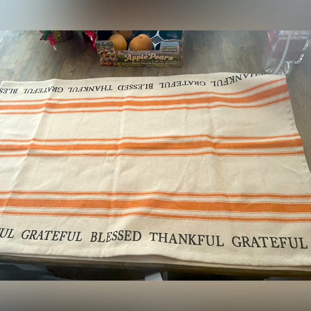 5/$20- Mudpie Fall table runner
